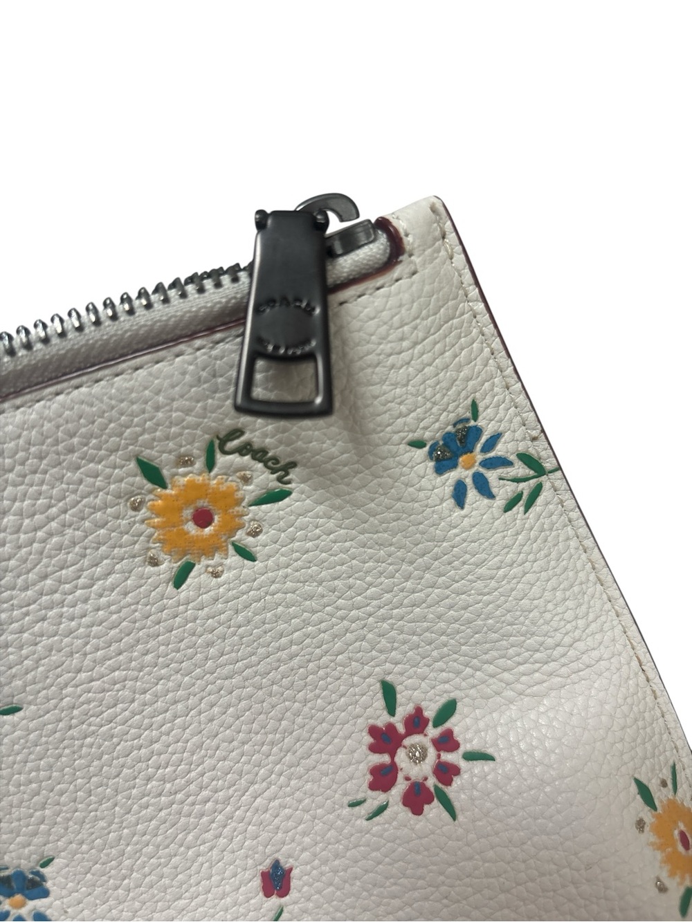 COACH Charlie Pouch- Chalk White Floral Leather Wristlet - Picture 8 of 11